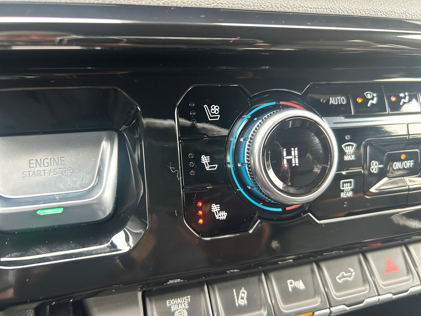 New 2026 GMC Sierra 2500 AT4 w/ AT4 Premium Plus Package image 26