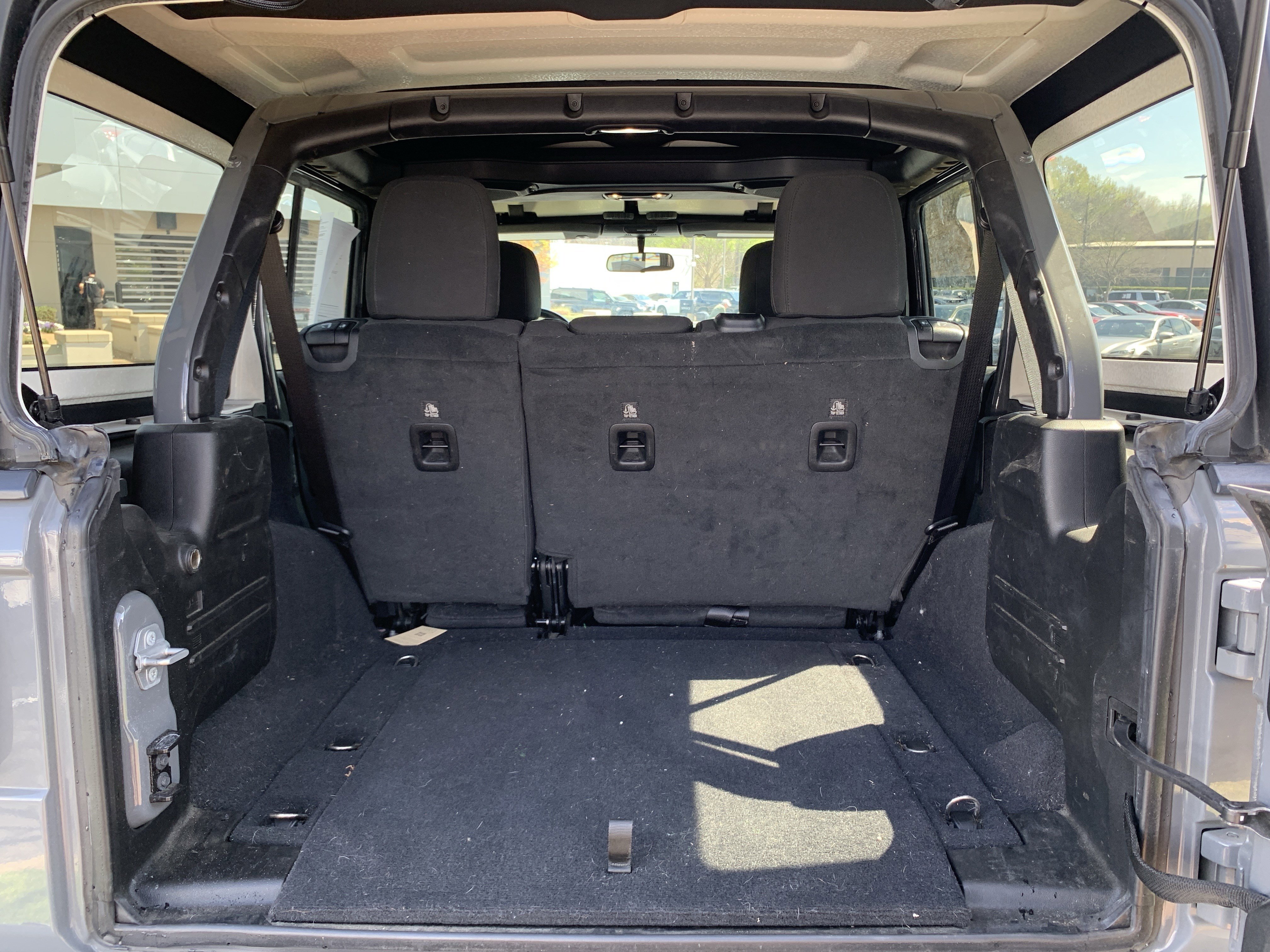 Used 2019 Jeep Wrangler Unlimited Sport image 32