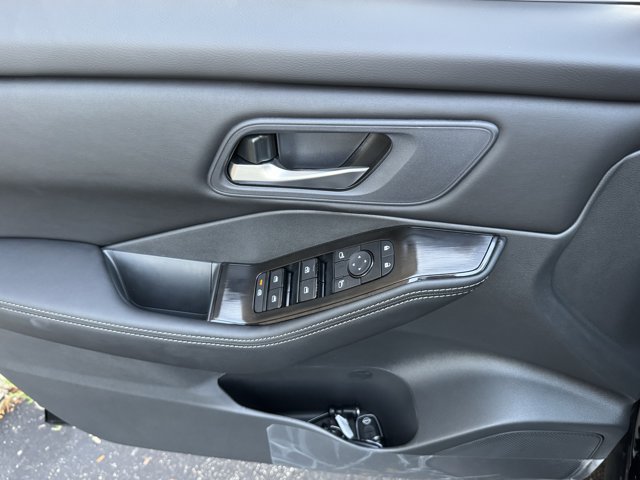 New 2026 Nissan Rogue SV AWD/4WD image 11