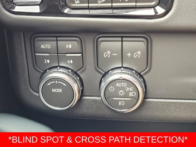 New 2026 GMC Yukon XL AT4 w/ AT4 Premium Package AWD/4WD image 17