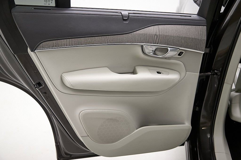 Certified 2023 Volvo XC90 T8 Ultimate image 21
