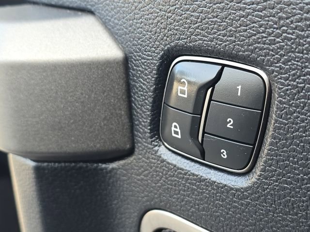 Used 2020 Ford F150 Raptor w/ Equipment Group 802A Luxury image 24