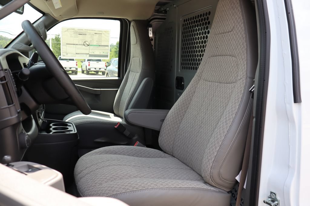 New 2025 Chevrolet Express 2500 w/ Driver Convenience Package RWD image 9