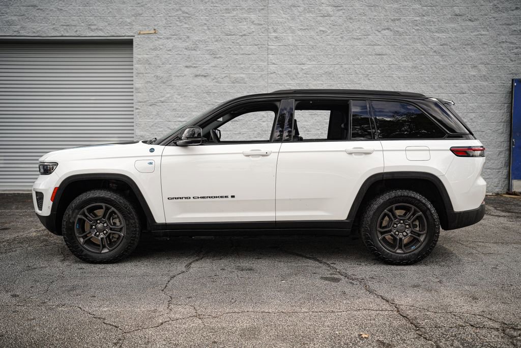 Used 2023 Jeep Grand Cherokee Trailhawk w/ Advanced Protech Group II AWD/4WD image 10