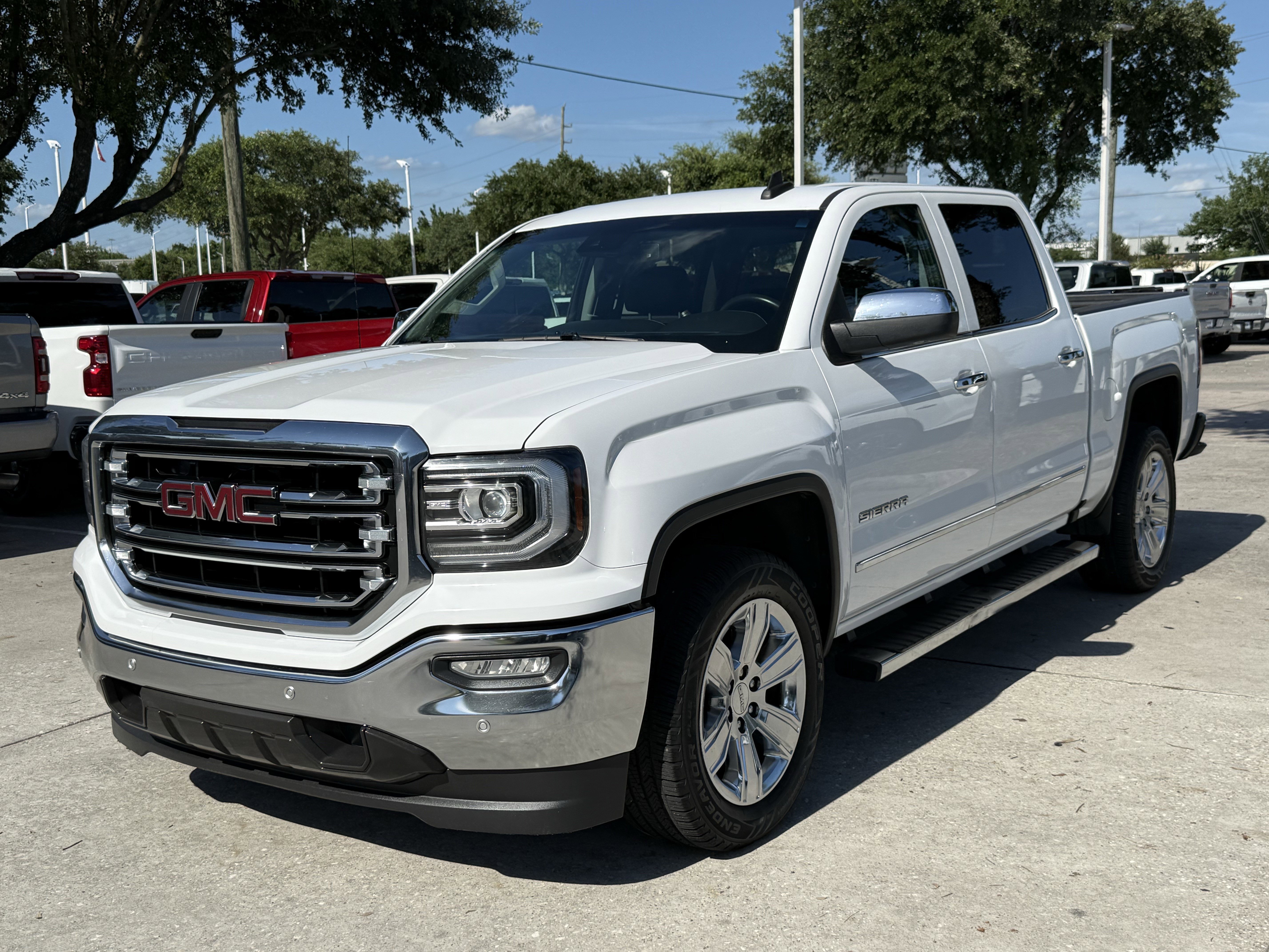 Used 2018 GMC Sierra 1500 SLT w/ Enhanced Driver Alert Package RWD image 9