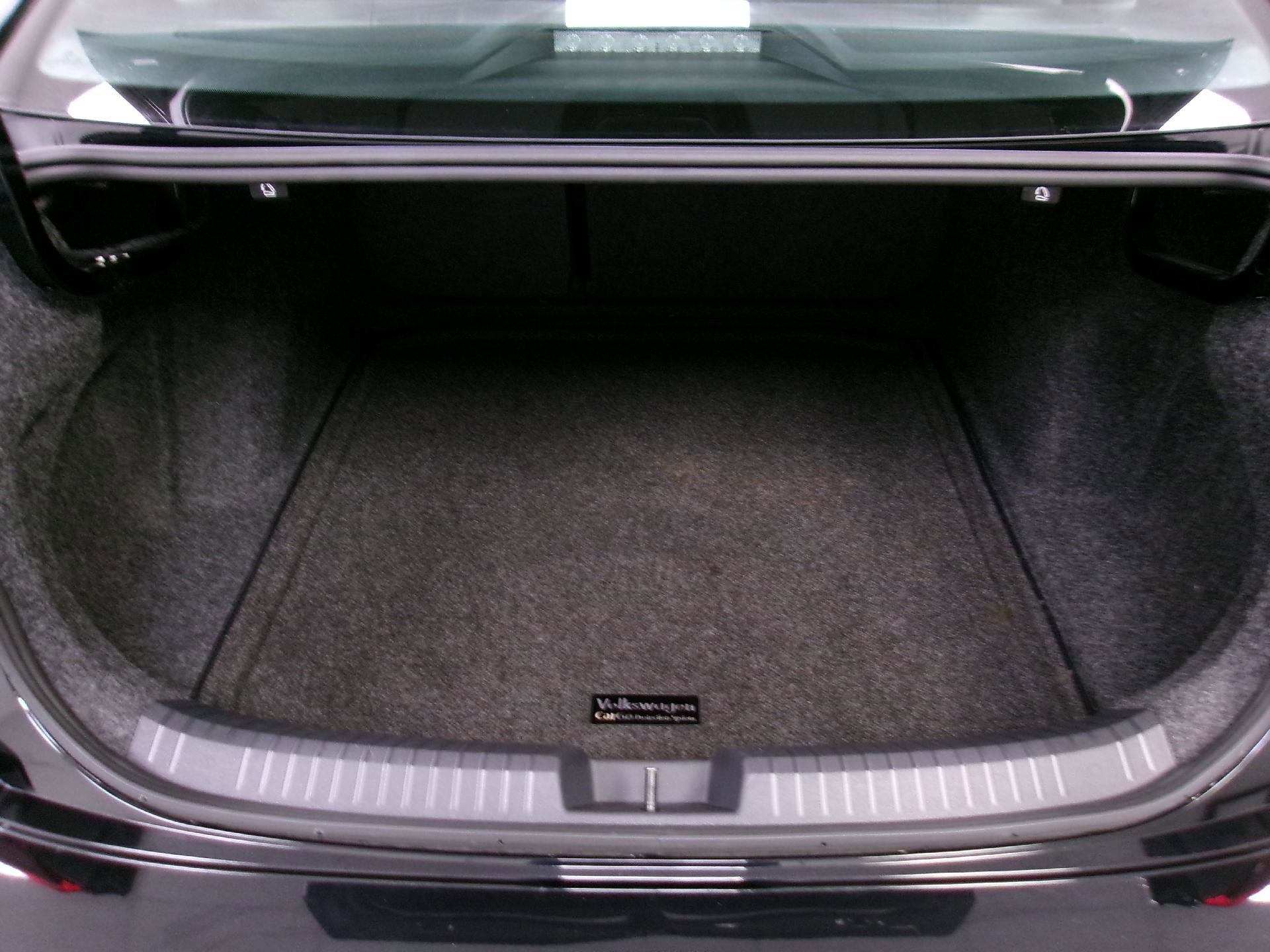 Used 2024 Volkswagen Jetta Sport image 10