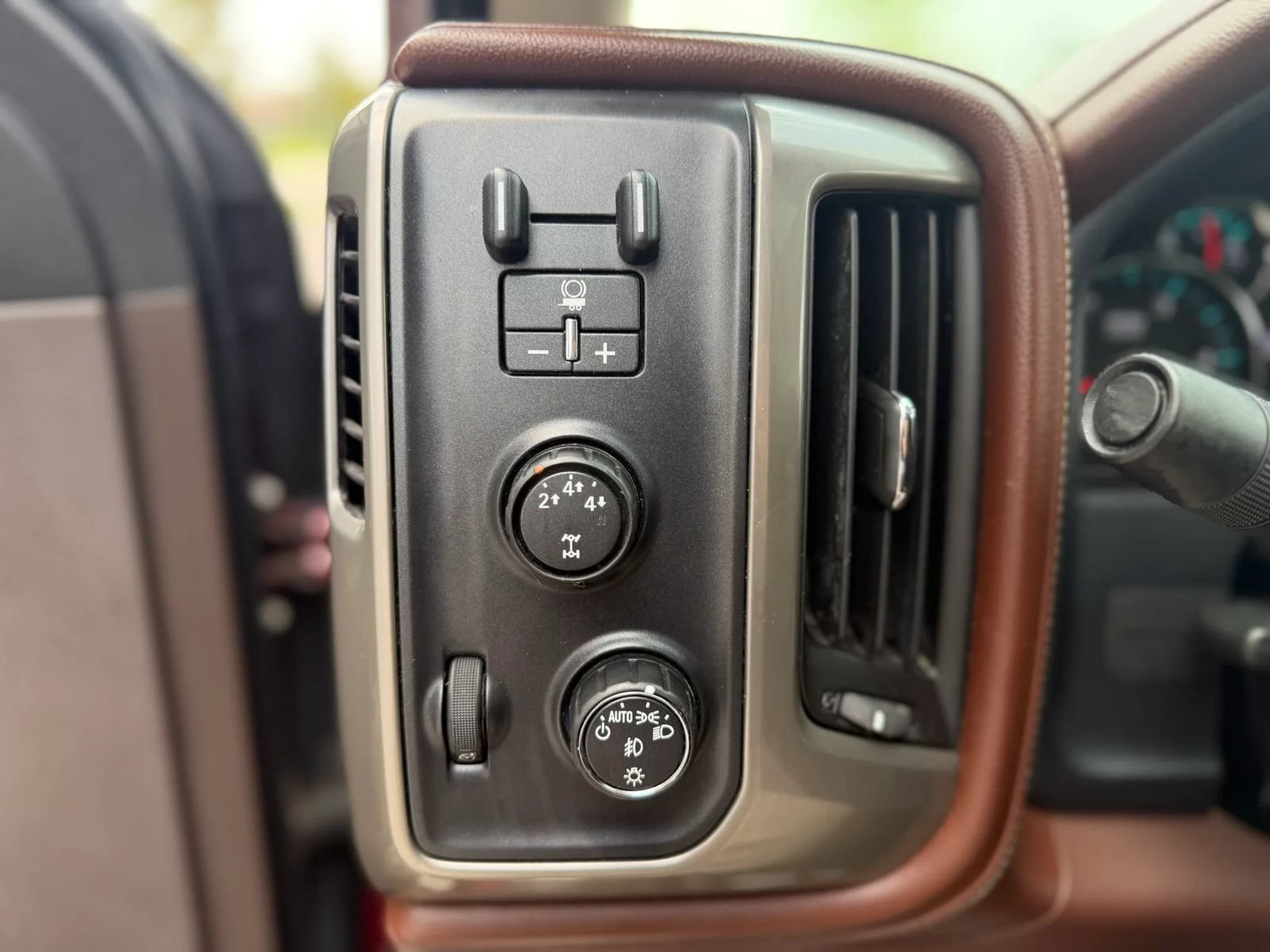 Used 2016 Chevrolet Silverado 3500 High Country w/ Duramax Plus Package AWD/4WD image 20