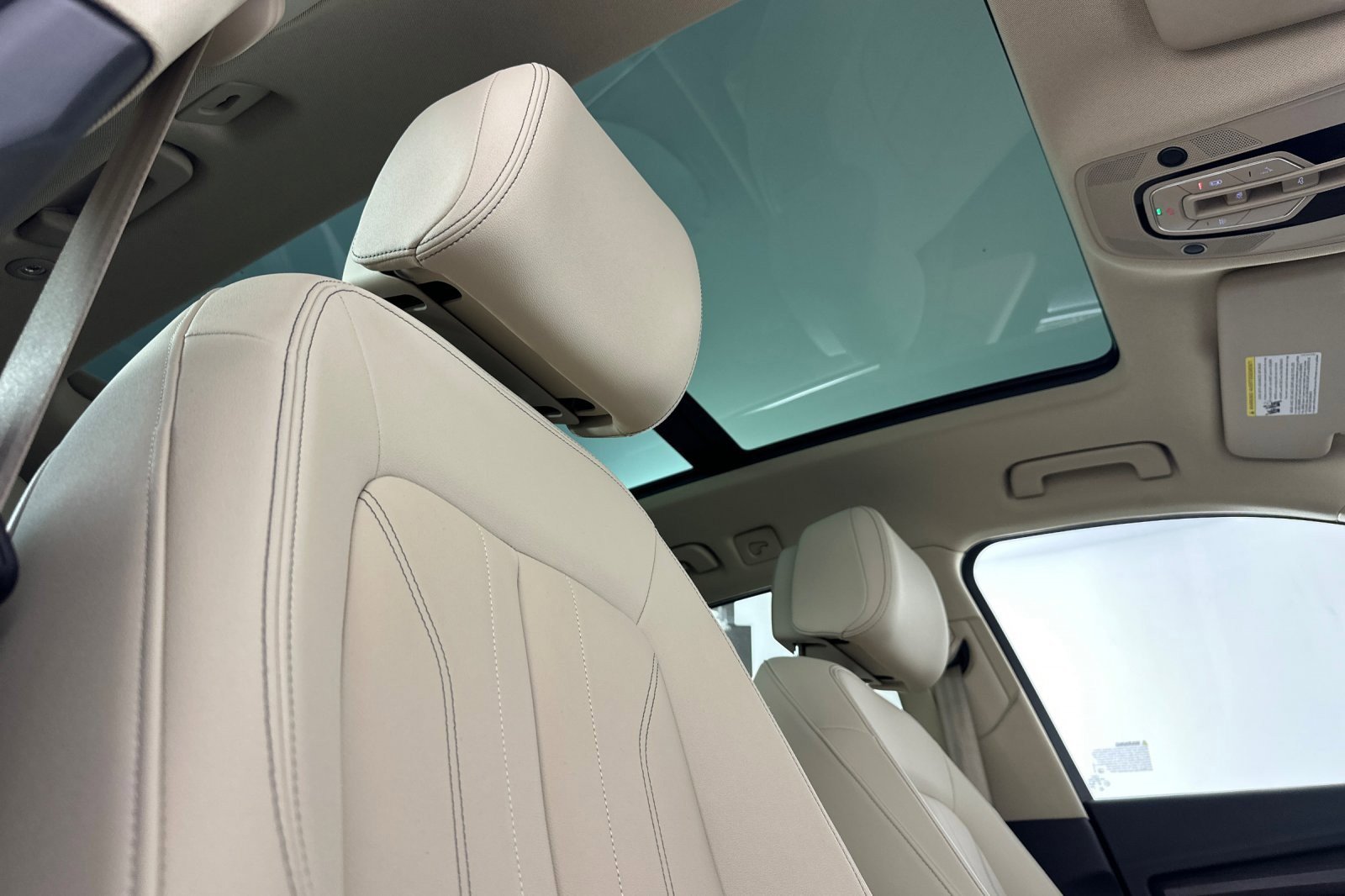 Used 2023 Audi Q5 2.0T Premium w/ Convenience Package image 16