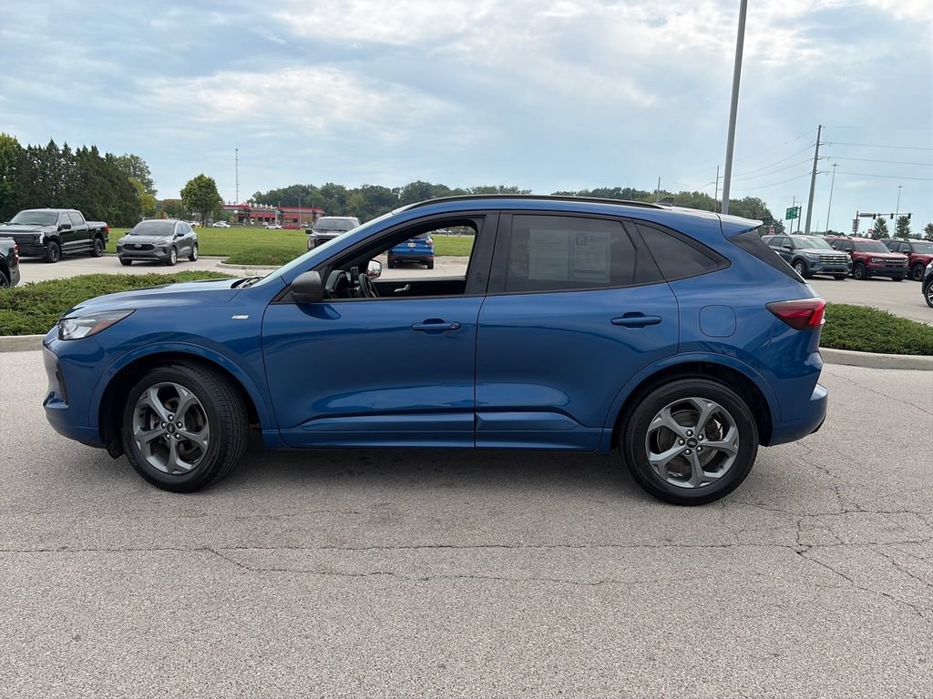 Used 2023 Ford Escape ST-Line w/ Equipment Group 301A FWD image 4