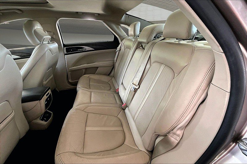 Used 2018 Lincoln MKZ Reserve w/ Climate Package FWD image 21