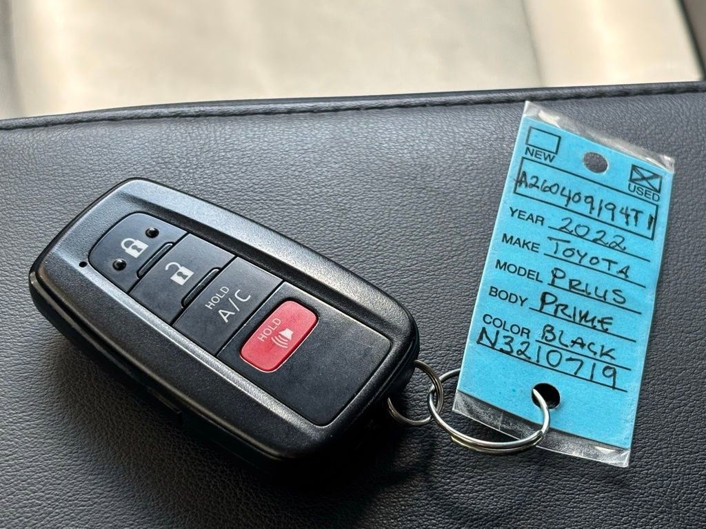 Used 2022 Toyota Prius Prime XLE FWD image 29
