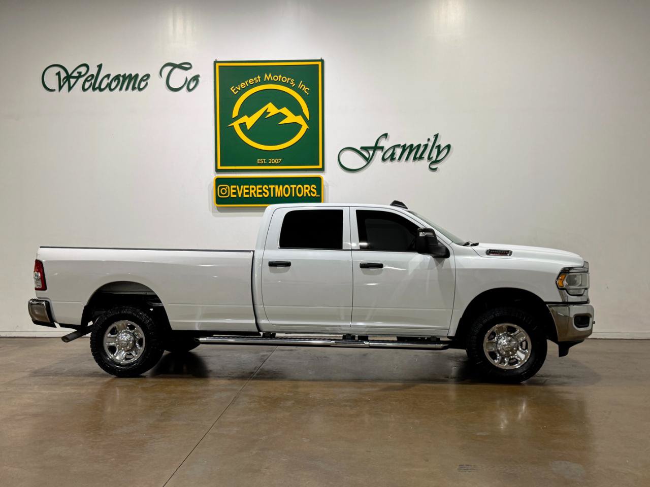 Used 2023 RAM 2500 Tradesman AWD/4WD image 9
