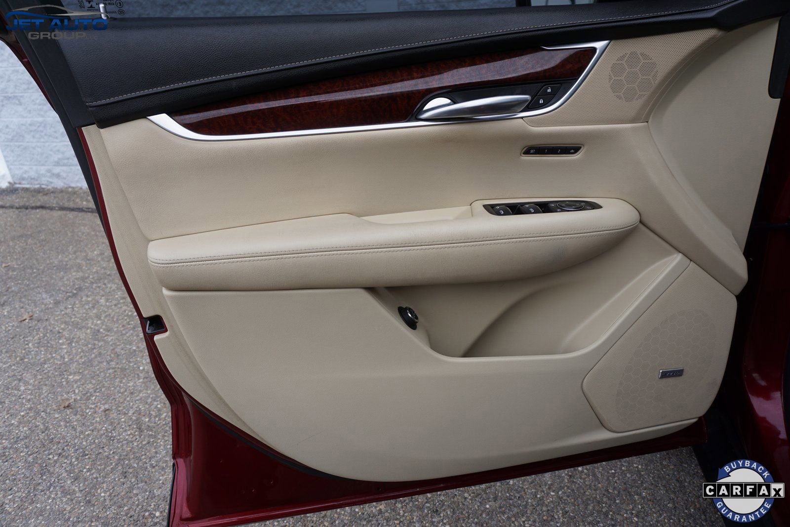 Used 2018 Cadillac XT5 Luxury w/ Driver Awareness Package image 26