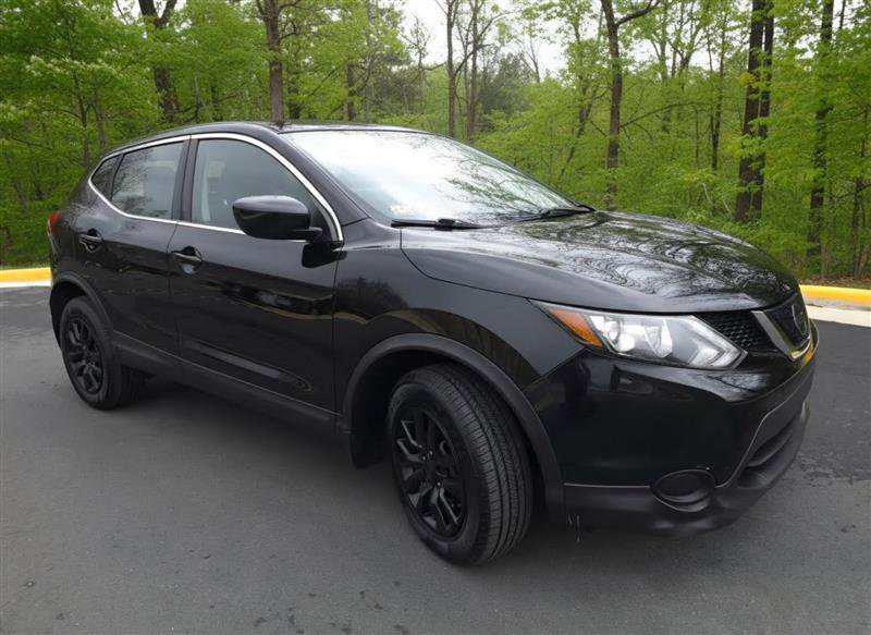 Used 2018 Nissan Rogue Sport S AWD/4WD image 3