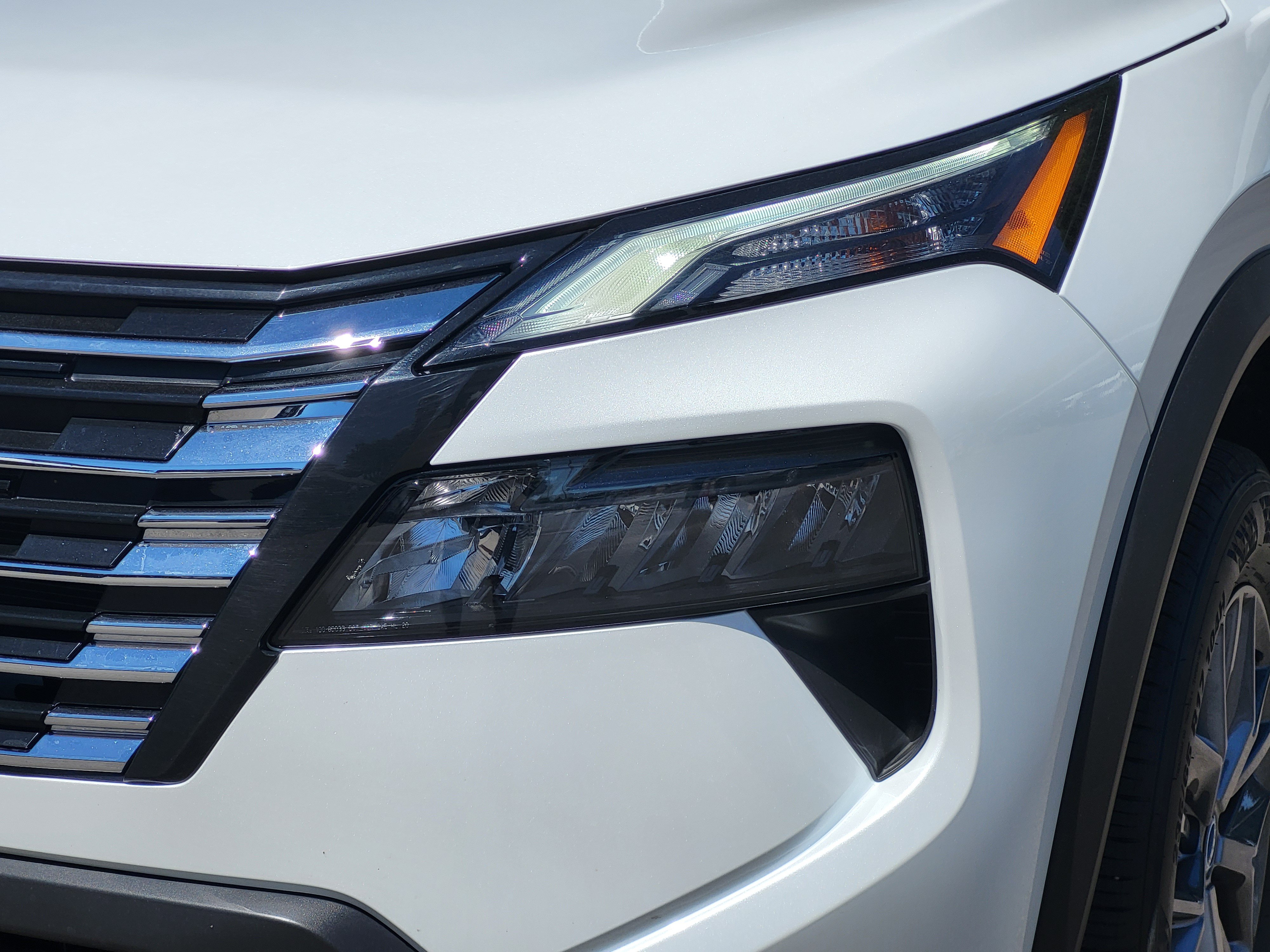 Used 2026 Nissan Rogue SV AWD/4WD image 8