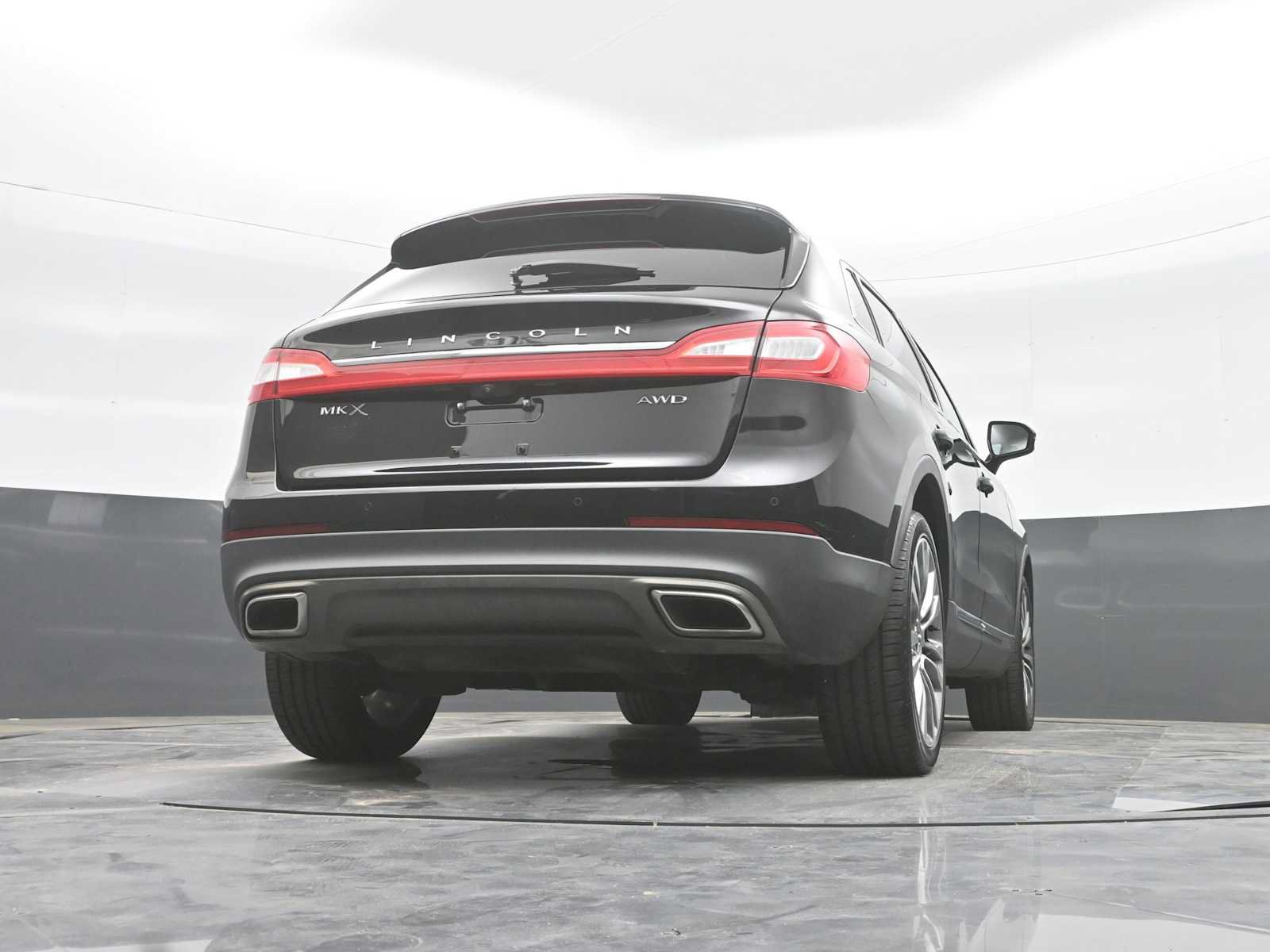Used 2016 Lincoln MKX Reserve w/ Driver Assistance Package AWD/4WD image 35
