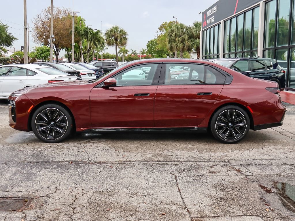 Used 2023 BMW 740i w/ Parking Assistance Package image 21