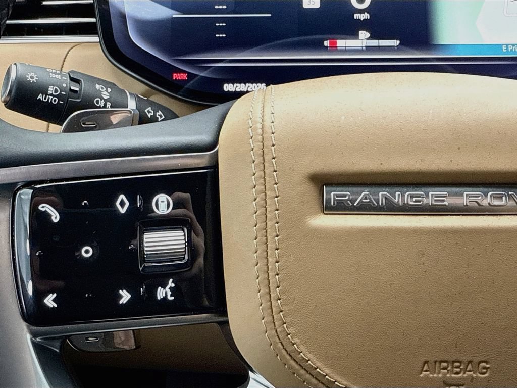 Used 2024 Land Rover Range Rover SE AWD/4WD image 11