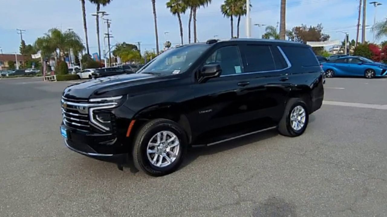 Certified 2025 Chevrolet Tahoe LT AWD/4WD image 4