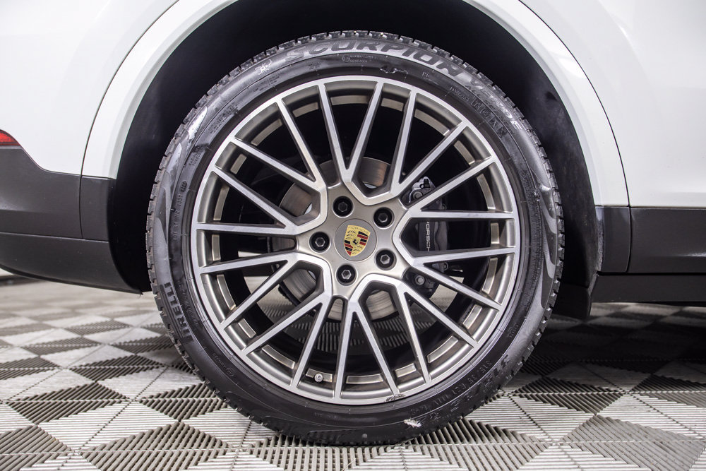 Used 2023 Porsche Cayenne Coupe AWD/4WD image 39