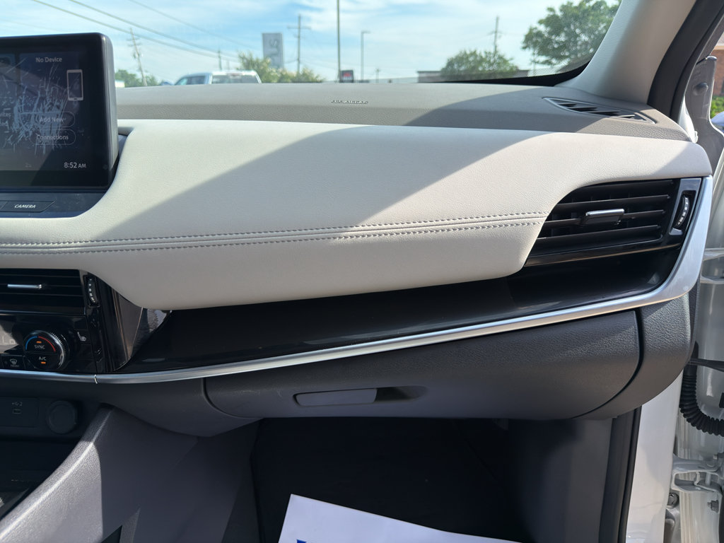 Used 2025 Nissan Rogue SL w/ Tech Package FWD image 36