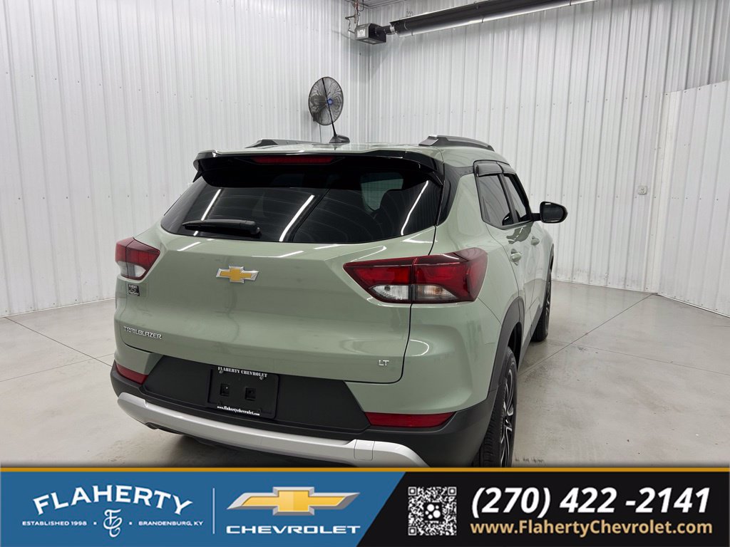 Used 2025 Chevrolet TrailBlazer LT FWD image 3