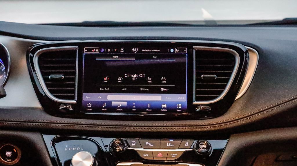 New 2026 Chrysler Pacifica Pinnacle w/ Trailer Tow Group image 17