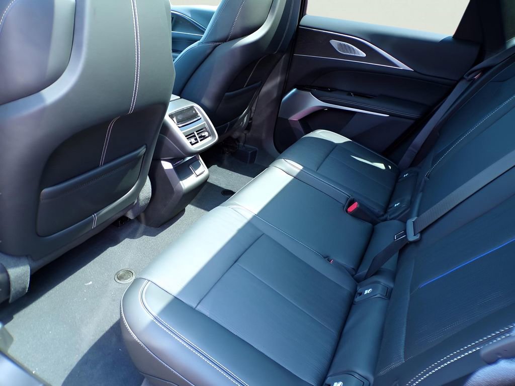 New 2026 Cadillac Lyriq V image 7