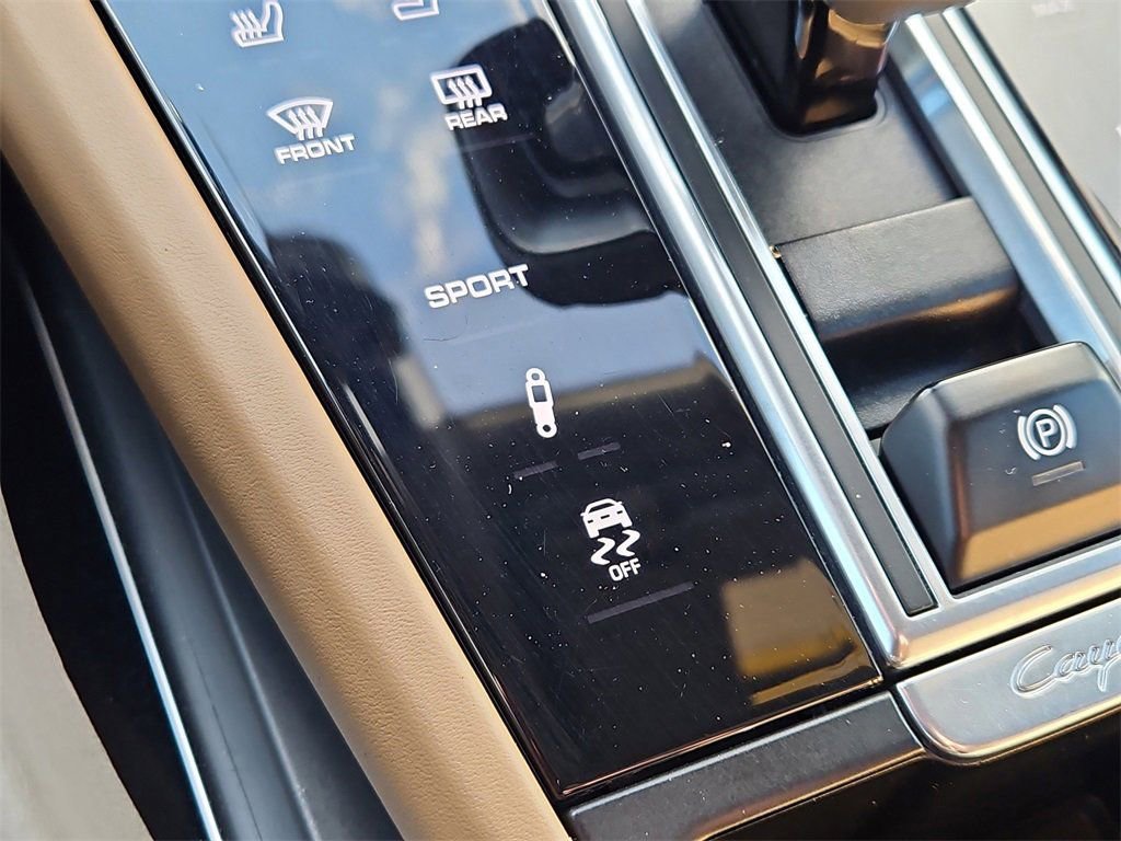 Used 2021 Porsche Cayenne Turbo image 17