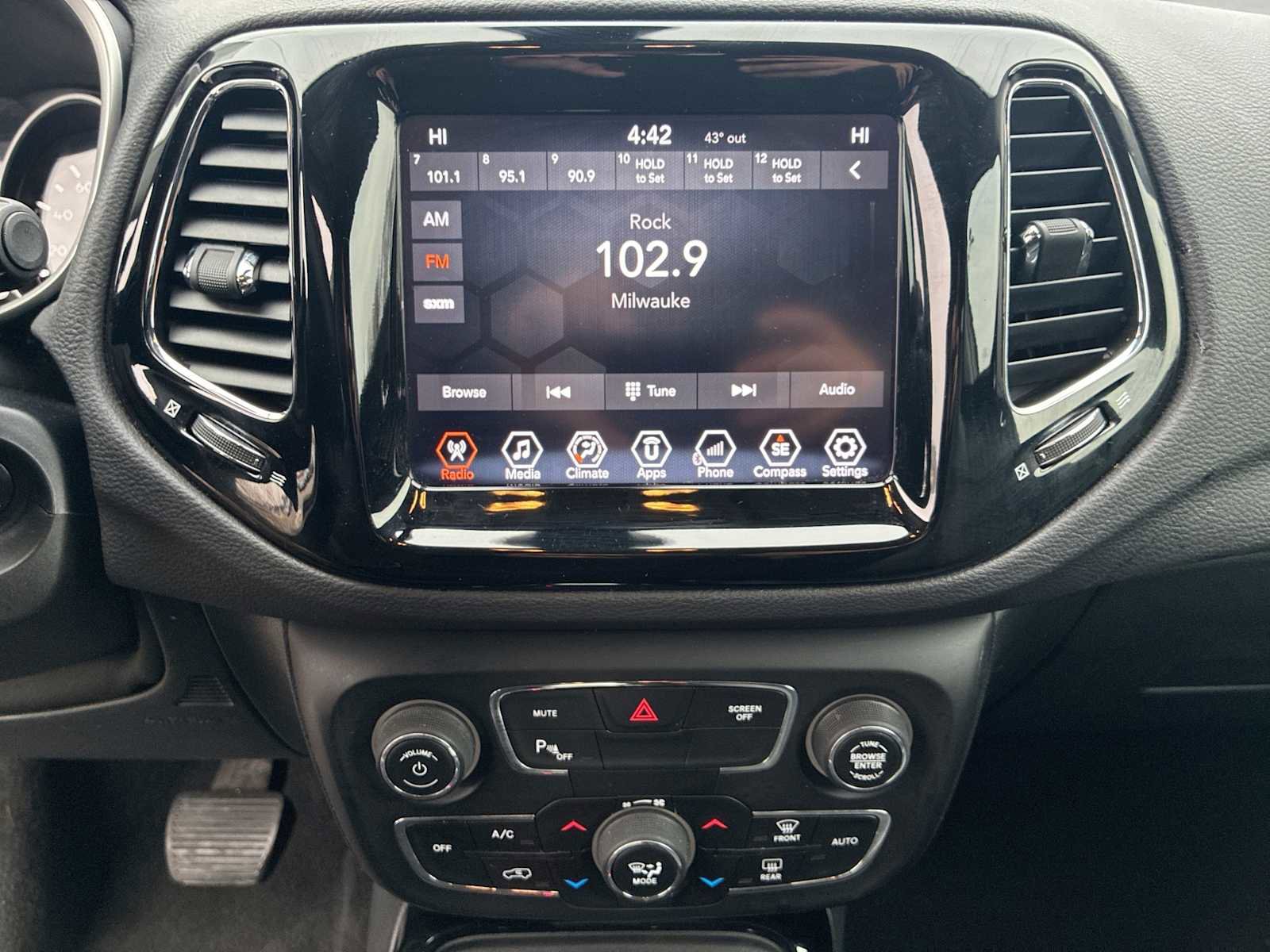 Used 2018 Jeep Compass Limited w/ Safe & Security Group image 13