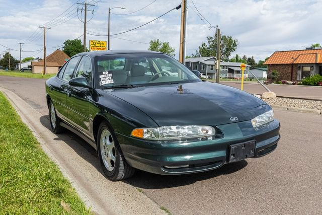 Used 1999 Oldsmobile Intrigue GLS FWD image 3