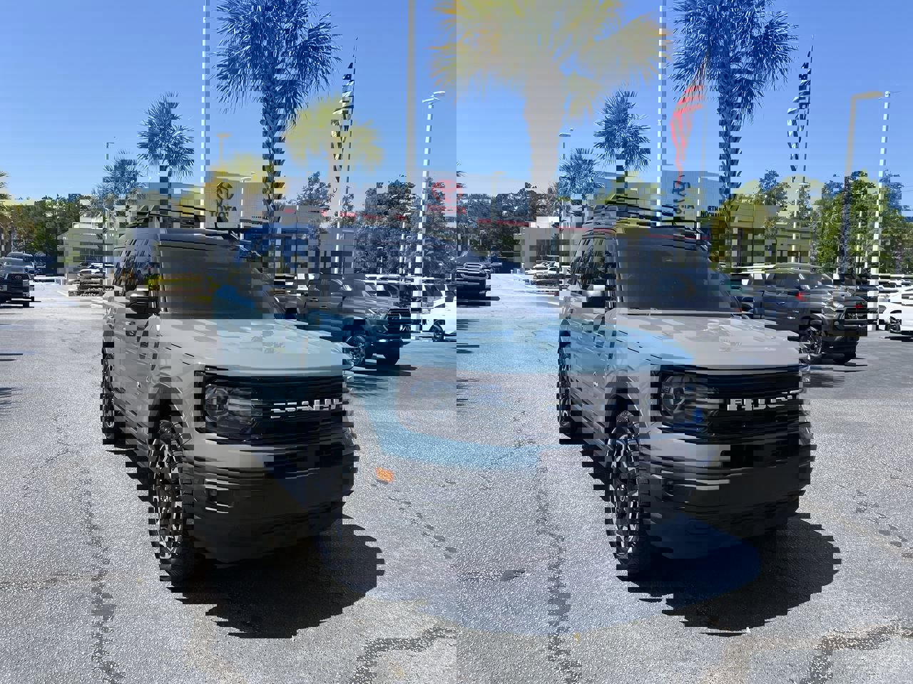 Used 2022 Ford Bronco Sport Outer Banks w/ Tech Package image 2