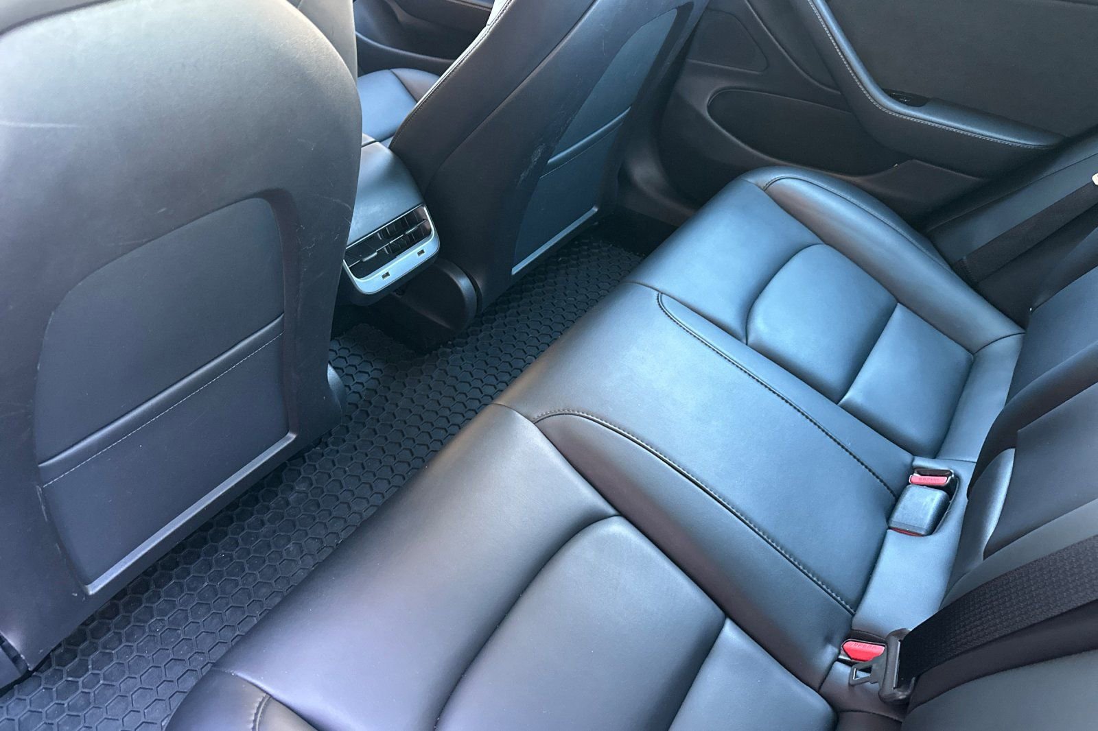 Used 2018 Tesla Model 3 Long Range image 16