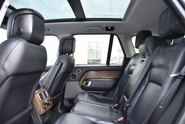 Used 2019 Land Rover Range Rover image 25