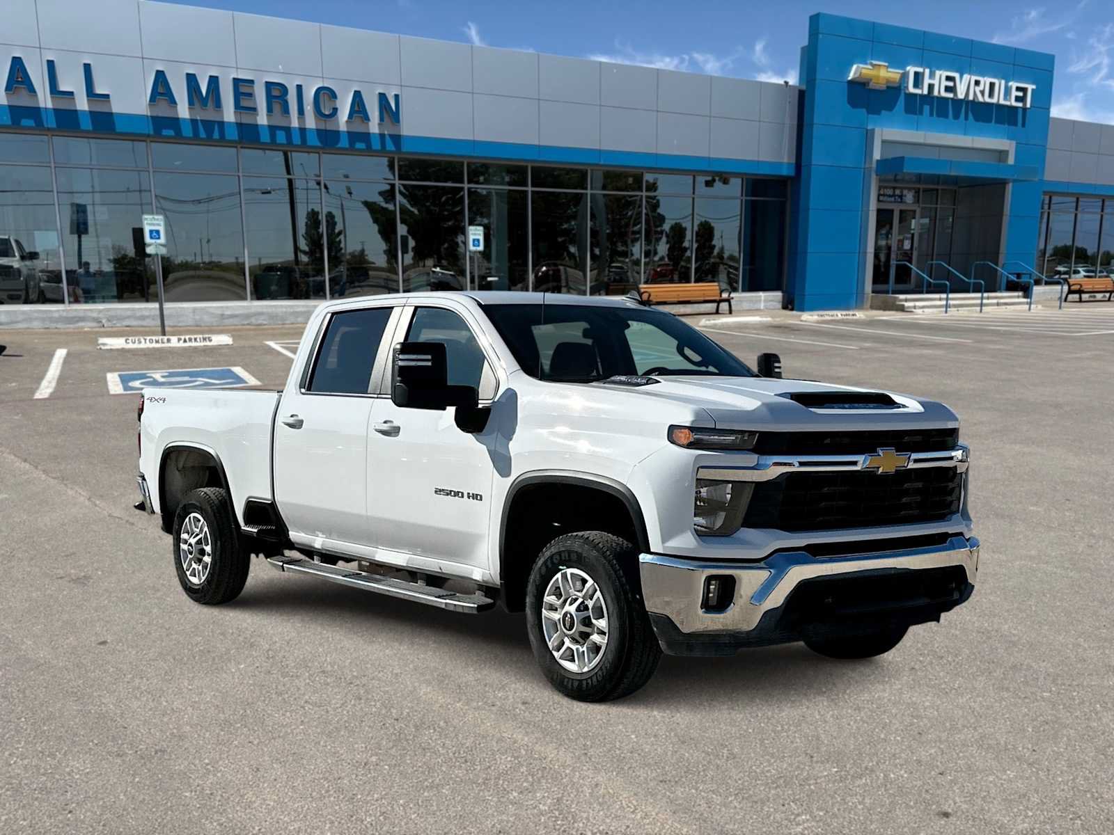 Used 2025 Chevrolet Silverado 2500 LT w/ Convenience Package AWD/4WD image 2
