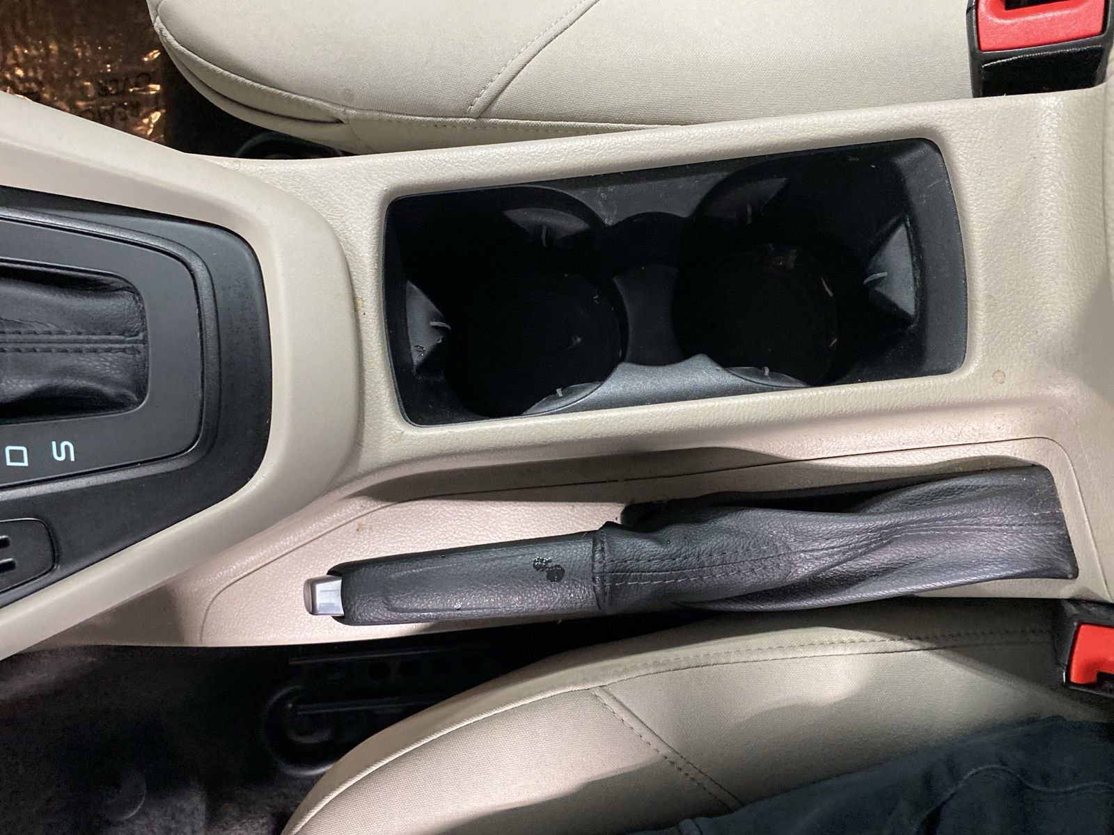 Used 2015 Ford Focus SE w/ SE Sport Package FWD image 13
