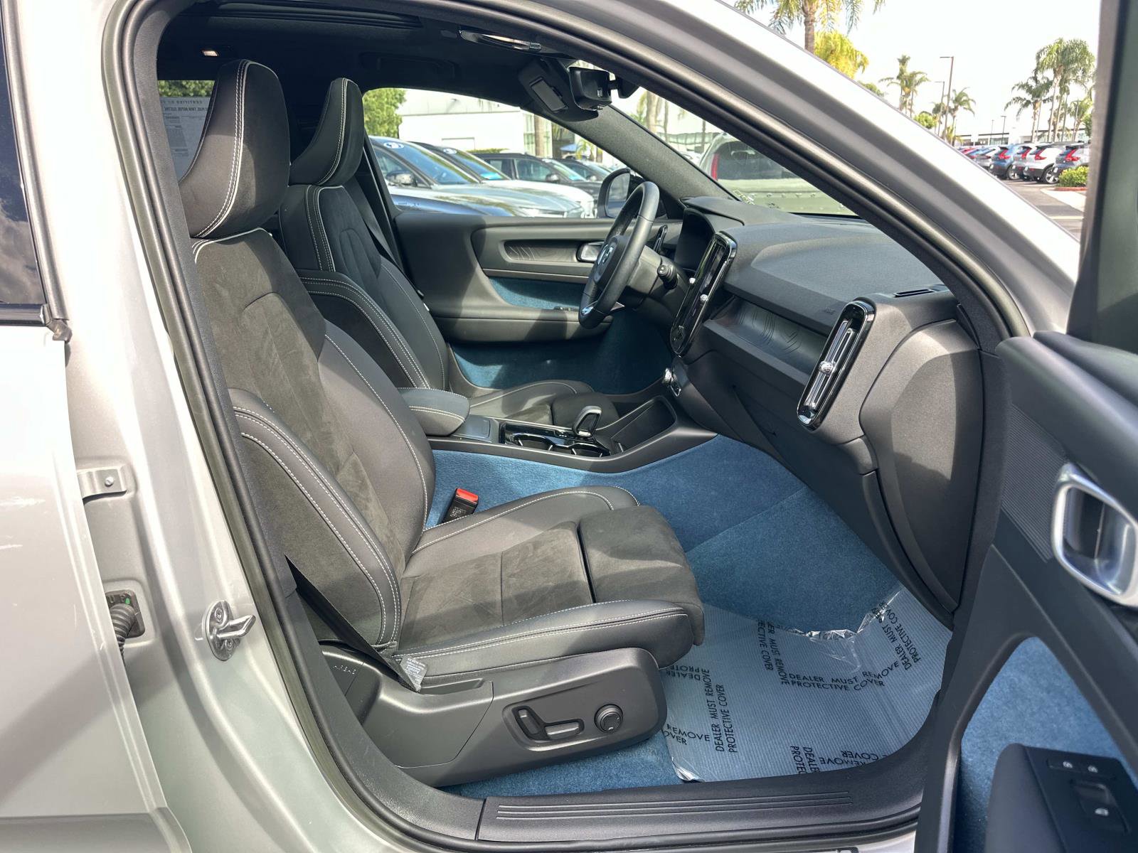 Certified 2023 Volvo XC40 Recharge Plus image 25