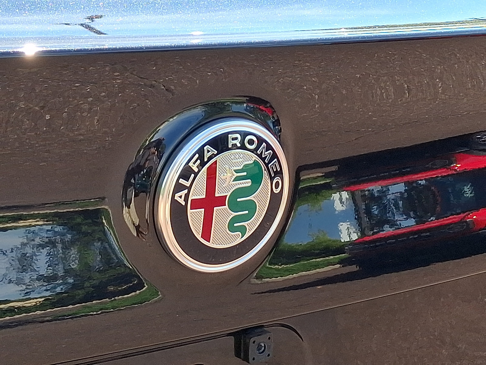 Used 2024 Alfa Romeo Giulia Veloce AWD/4WD image 32