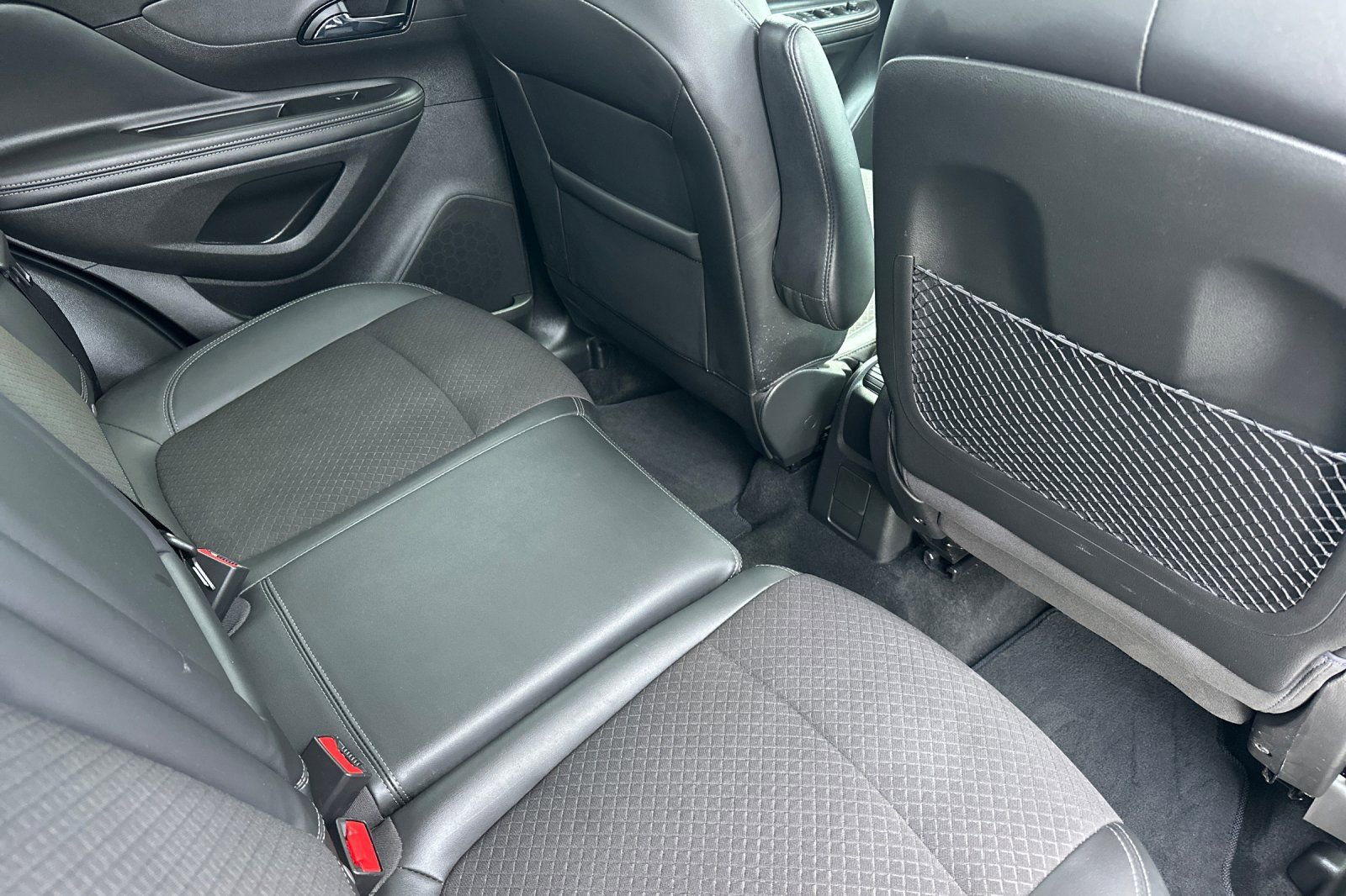 Used 2020 Buick Encore Preferred image 17