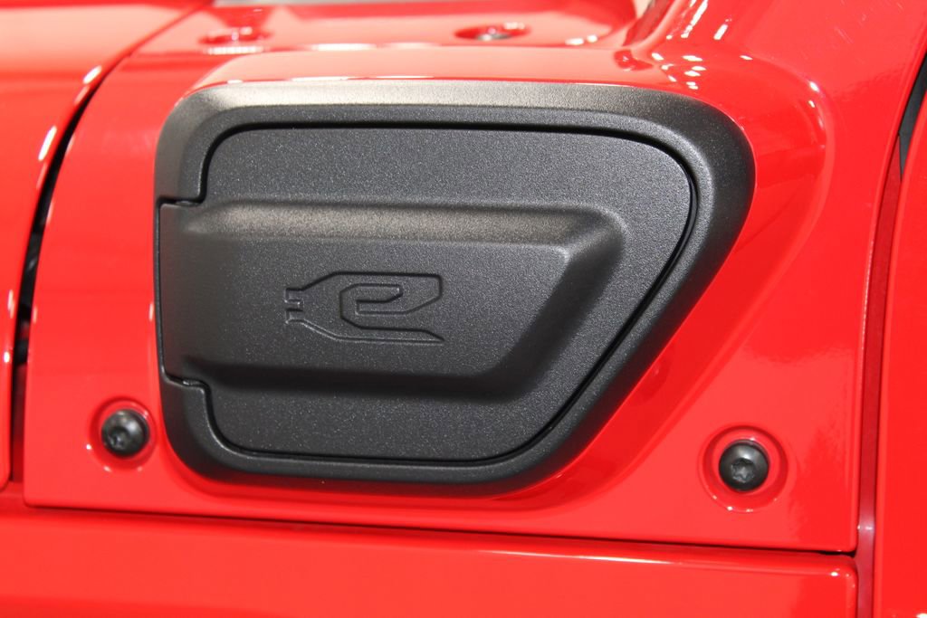 Used 2024 Jeep Wrangler Unlimited Rubicon 4xe image 14