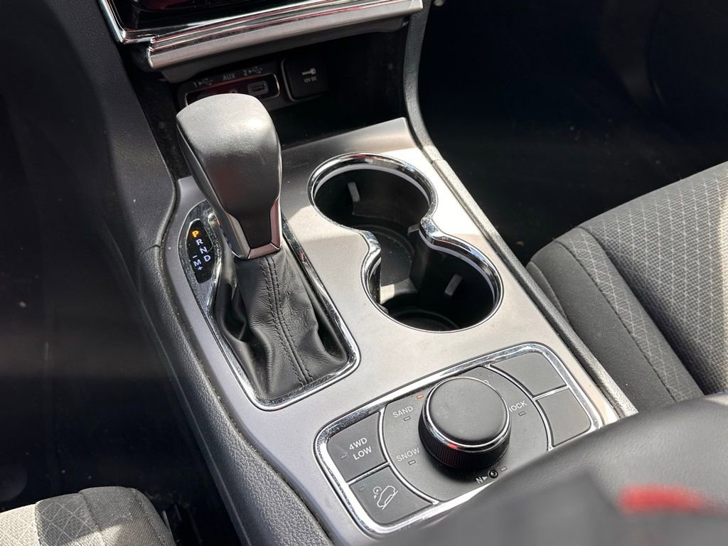 Used 2019 Jeep Grand Cherokee Laredo image 30