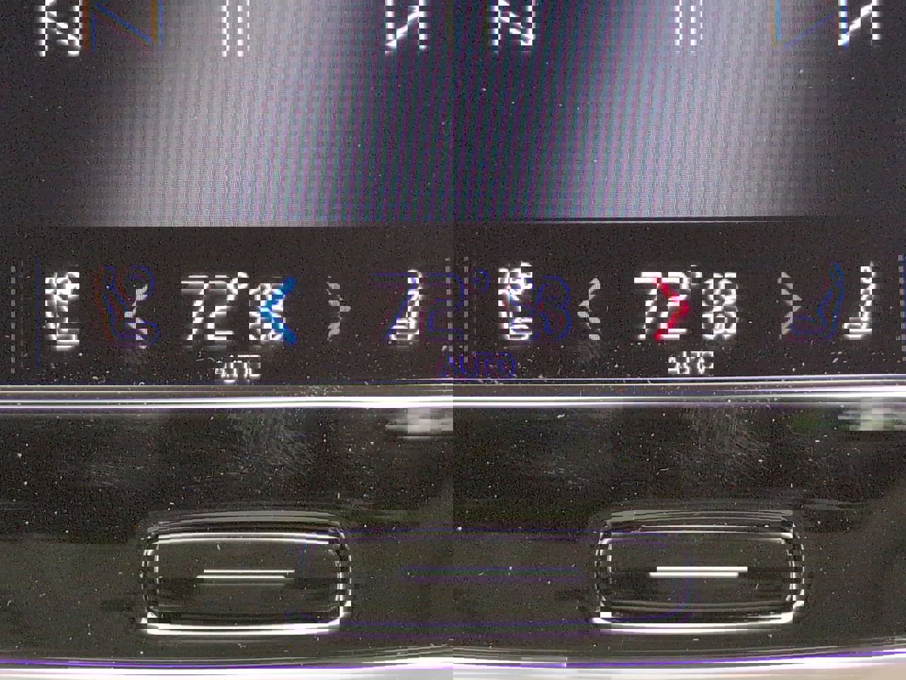 New 2025 Volvo XC90 T8 Plus w/ Protection Package Premier image 21