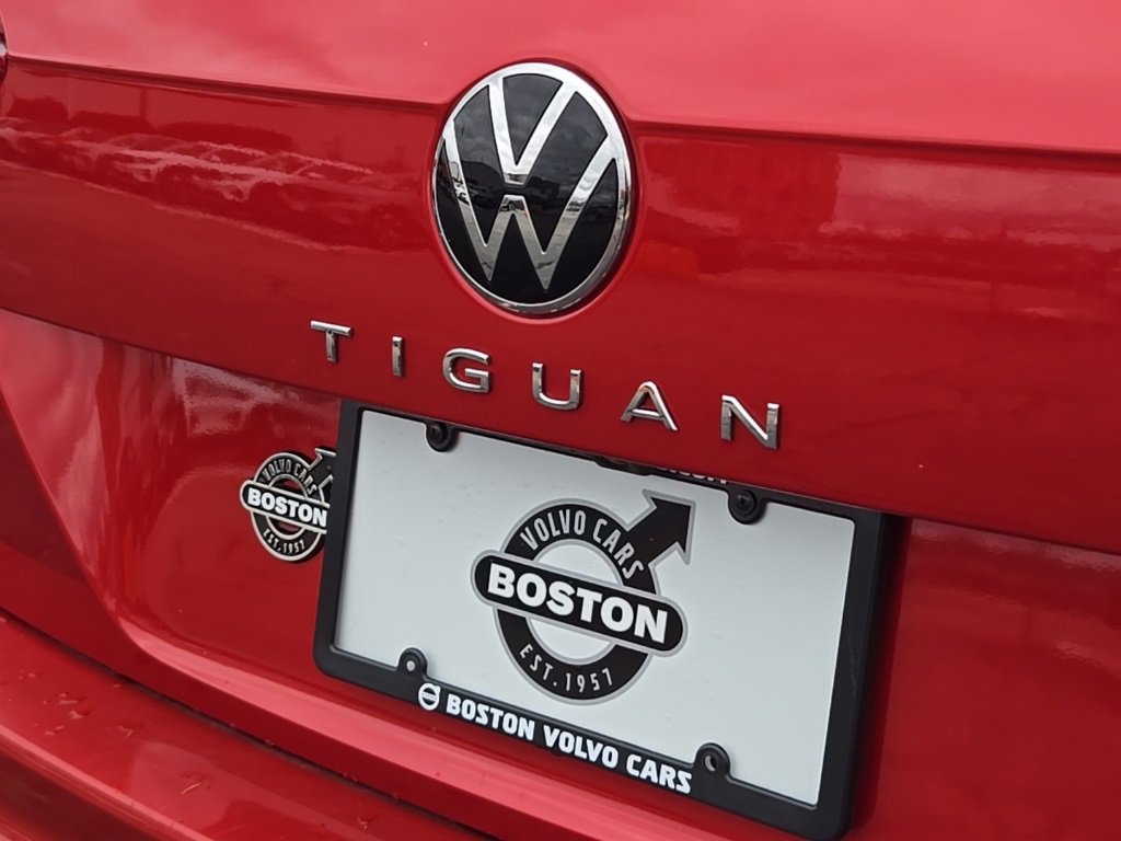 Used 2024 Volkswagen Tiguan SE R-Line image 23