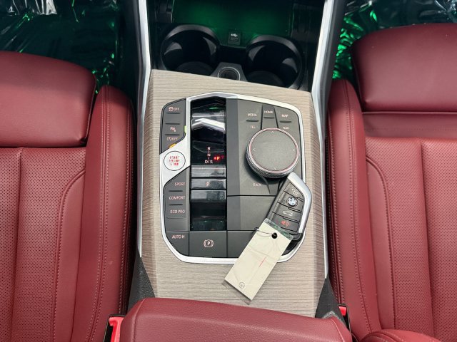 Used 2025 BMW 330i Sedan RWD image 11