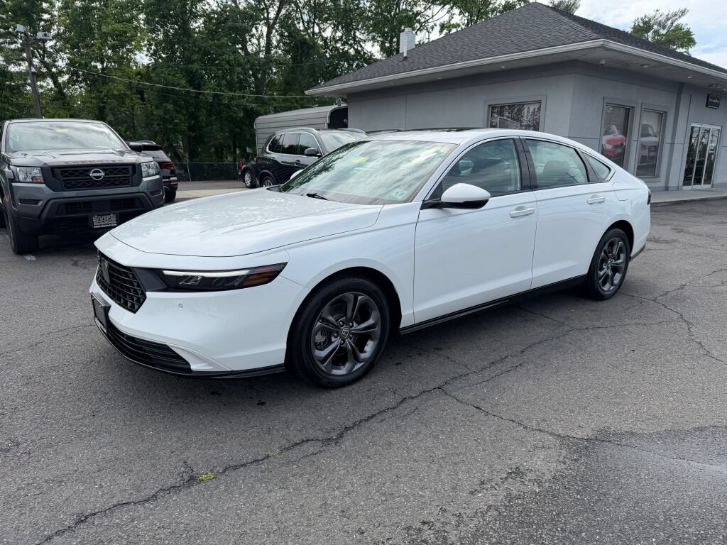 Used 2024 Honda Accord EX-L image 3