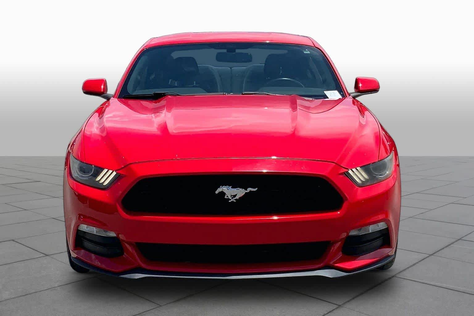 Used 2015 Ford Mustang Coupe RWD image 4