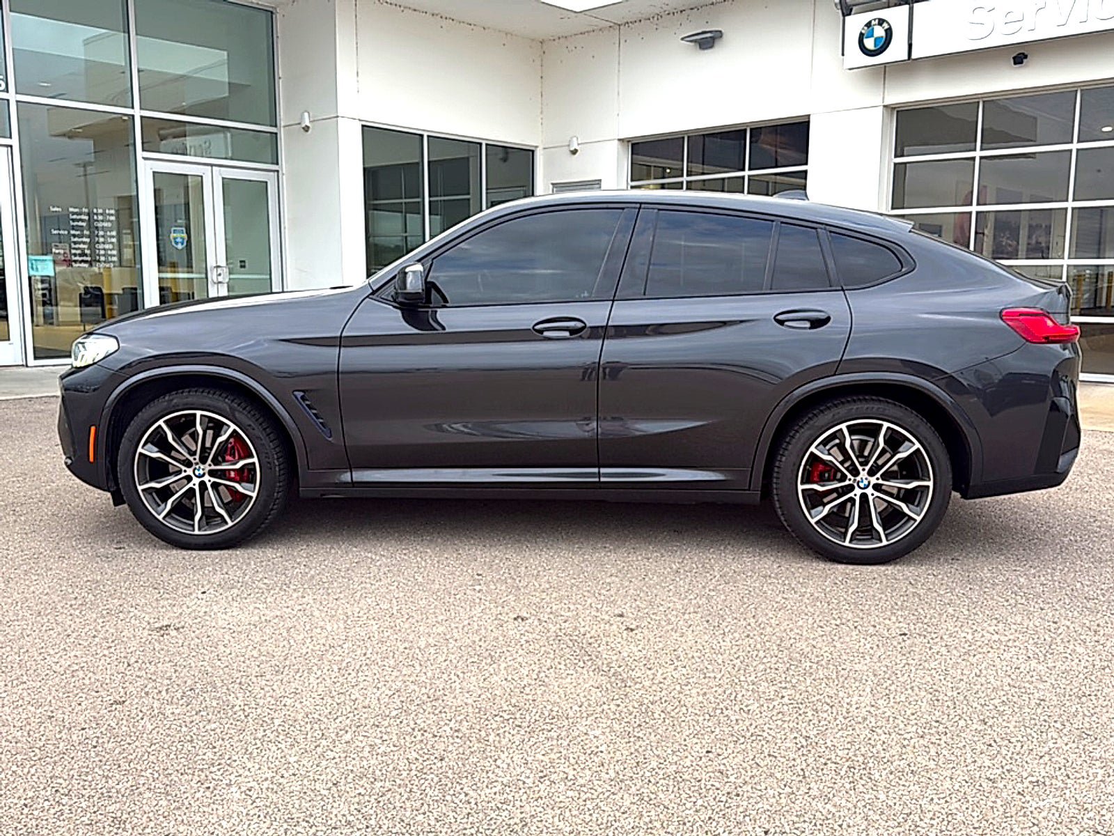 Used 2022 BMW X4 xDrive30i AWD/4WD image 4