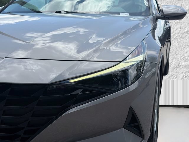 Used 2021 Hyundai Elantra SE FWD image 9