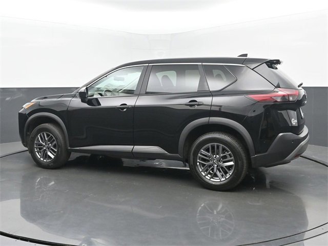 Used 2023 Nissan Rogue S image 3