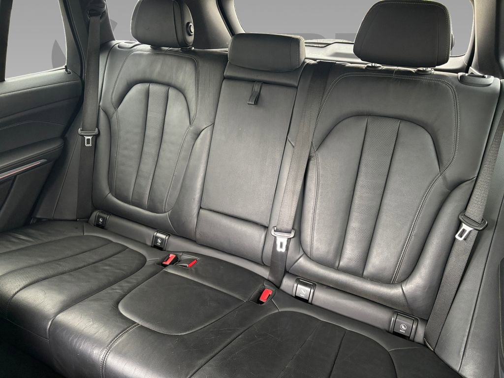 Used 2021 BMW X5 xDrive40i w/ Convenience Package AWD/4WD image 4